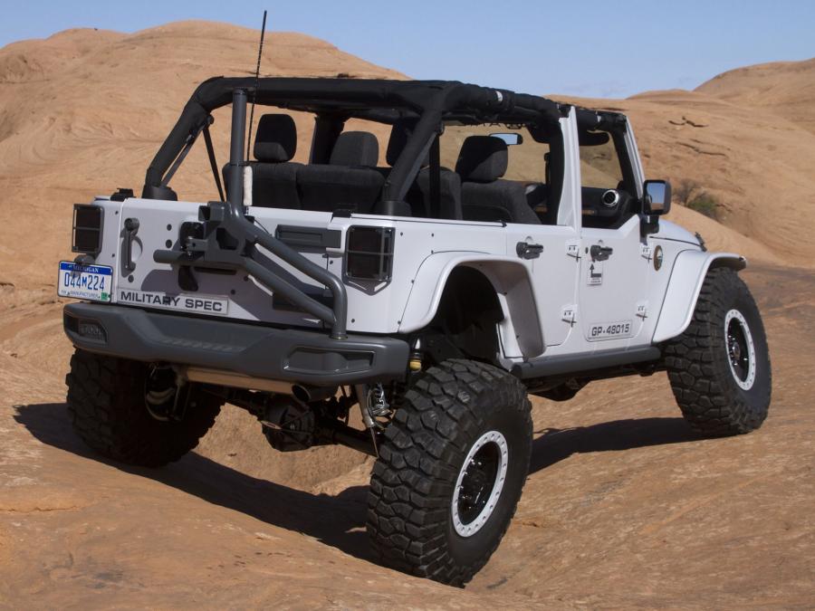  Jeep Wrangler Mopar Recon Concept 2013 года  (фото 5 из 6)